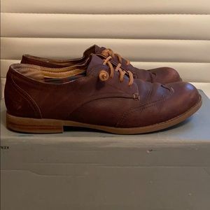 Women’s Sperry Wingtip Shoe - 9